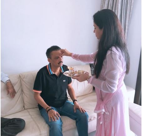 शिवसेना नेते मिलिंद नार्वेकर यांचं रक्षाबंधन
