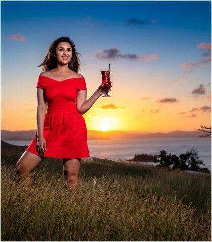 पाहा आणखी फोटो...