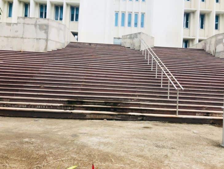 नुतनीकरणावेळी बांधलेल्या मंत्रालयाबाहेरच्या पायऱ्या तोडणार!