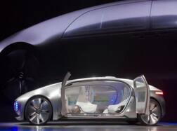 अमेरिकेत अॅपलच्या स्वयंचलित कारला अपघात