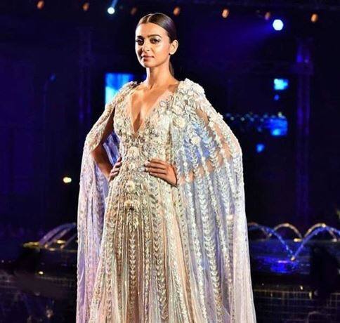  'शोर इन द सिटी' या सिनेमातून चित्रपटसृष्टीत प्रवेश करणारी राधिका प्रायोगिक रंगभूमी, विविध डॉक्युमेंट्रीज, बॉलीवूड सिनेमे आणि आता डिजीटल प्लॅटफॉर्मवर राधिका आपली छाप सोडत आहे. (फोटो- इन्स्टाग्राम)