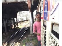 लोकलमध्ये भोंदूबाबांचे पोस्टर चिटकवणारी टोळी अटक