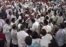 सांगलीत प्राथमिक शिक्षक बँकेच्या सभेत जोरदार राडा