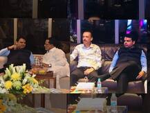 मुख्यमंत्र्यांकडून मिलिंद नार्वेकर, कृपाशंकर सिंह यांच्या बाप्पाचं दर्शन