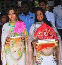 अरबाज गर्लफ्रेण्डसोबत अर्पिताच्या घरी, मलायकाचीही हजेरी