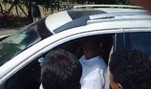 निवेदन देण्यासाठी पाचोऱ्यात मराठा मोर्चाने पवारांचा ताफा अडवला