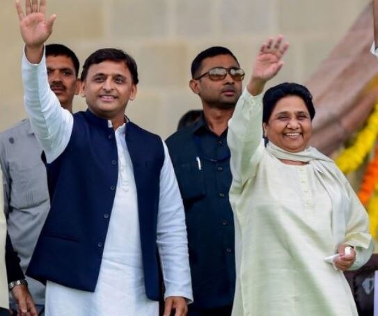 Akhilesh Yadav and Mayawati statements on Alliance in UP Latest Updates महाआघाडीसाठी चार पावले मागे येण्यास तयार : अखिलेश यादव