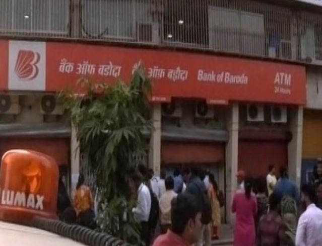 bank of baroda vijaya bank and dena bank will be merged as countrys third biggest bank केंद्र सरकारकडून तीन सरकारी बँकांच्या विलीनीकरणाची घोषणा