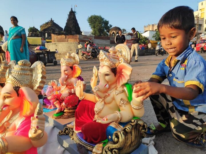 mumbai mahapalika rules for domestic Ganeshotsav in mumbai बीएमसीची घरगुती गणेशोत्सवासाठी नियमावली; स्थापना आणि विसर्जनाला 5 जणांनाच परवानगी