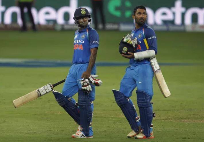 दुसरीकडे शिखर धवननेही त्याच्या लौकिकाला साजेशी खेळी केली. धवनने 6 चौकार आणि 1 षटकारासह 46 धावा ठोकल्या. धवन बाद झाला त्यावेळी भारताला 30 षटकात अवघ्या 60 धावांची गरज होती. त्यावेळी अंबाती रायडू आणि दिनेश कार्तिक यांनी खेळाची सूत्रं हाती घेतली आणि विजयी ध्वज फडकावला. 