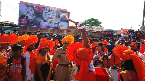 वाशिमच्या गणपती मिरवणुकीत एसपी मोक्षदा पाटील! वाशिमच्या गणपती मिरवणुकीत एसपी मोक्षदा पाटील!