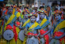 लातूरच्या विसर्जन मिरवणुकीत भारतातील विविधतेचं दर्शन