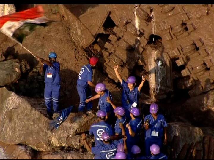 मुंबईतील कुलाबा-बांद्रा-सिप्झ या मेट्रो-3नं आपल्या कामाचा पहिला टप्पा यशस्वीरित्या पूर्ण केला आहे.