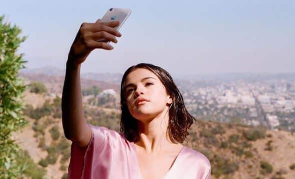 इंस्टाग्रामवर सेलेनाचे 143 मिलियन फॉलोअर्स आहेत. सेलेनाच्या एका फोटोने सर्वाधिक कमेंट्स आणि लाईक्सचा विक्रमही मोडला आहे. (फोटो : इंस्टाग्राम)