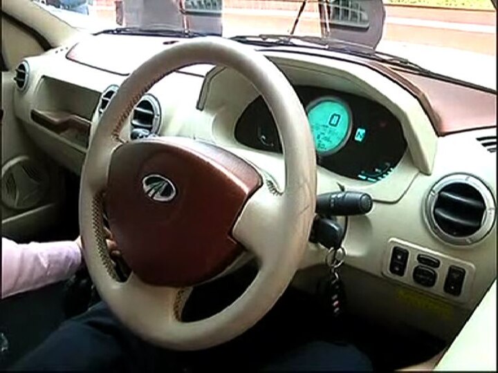 डीसी किंवा एसी करंटवर या गाड्या चार्ज करता येणार आहेत. मंत्रालयात तसंच सार्वजनिक बांधकाम विभागाच्या ठिकाणी यासाठी चार्जिंग स्टेशन उभारण्यात आले आहेत.