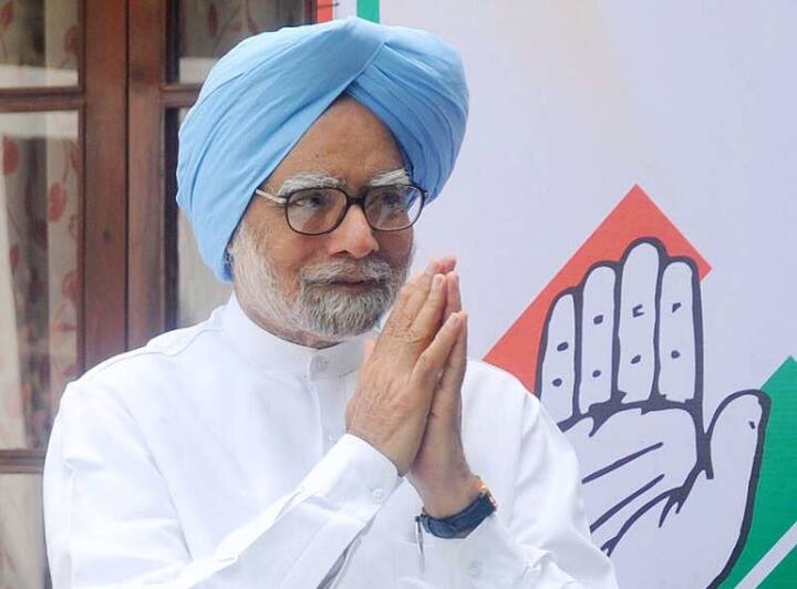 3) आधार कार्ड : सध्या मोदी सरकार सगळीकडे ज्या आधार कार्डचा उल्लेख करत आहे, ती देण मनमोहन सिंह सरकारची आहे. मनमोहन सिंहांच्या आधार योजनेचं कौतुक संयुक्त राष्ट्र अर्थात यूएन ने केलं होतं. आधार ही भारतातील सर्वोत्तम योजना असल्याचं यूएनने म्हटलं होतं.
