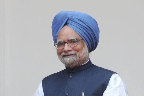 4) भारत-अमेरिका न्यूक्लियर करार : यूपीए सरकार सत्तेत आल्यानंतर 2005 मध्ये भारत-अमेरिका अणूकरार करण्यात आला. प्रचंड दबावातही मनमोहन सिंह कोणासमोरही न झुकता, त्यांनी या कराराला प्रत्यक्षरुप दिलं. यामुळे न्यूक्लियर हत्यांरांबाबत एक शक्तिशाली देश म्हणून भारताची जगात ओळख झाली. त्यावेळी जॉर्ज बुश हे अमेरिकेचे अध्यक्ष होते.