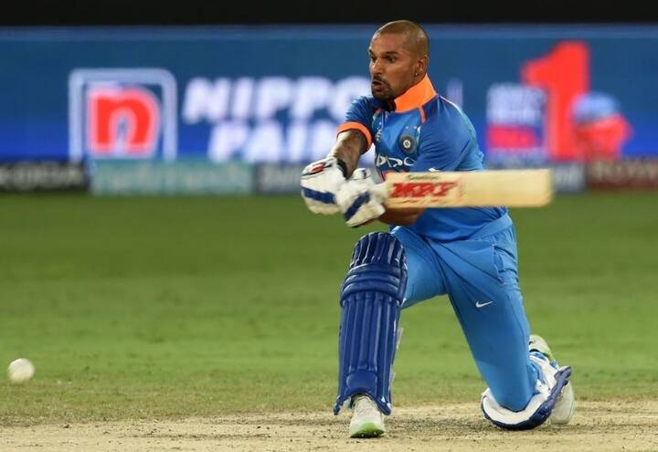 रोहितशिवाय फॉर्मात असलेल्या शिखर धवनलाही चार स्थानांचा फायदा झाला आहे. तो आता पाचव्या क्रमांकावर आला आहे. धवनने आशिया चषकात पाच डावांमध्ये 342 धावा केल्या, ज्यात दोन शतकांचा समावेश आहे.