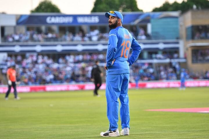 रोहितच्या पुढे आता फक्त भारतीय संघाचा नियमित कर्णधार विराट कोहली आहे. त्यामुळे वन डे फलंदाजांच्या रँकिंगमध्ये पहिल्या आणि दुसऱ्या क्रमांकावर आता भारतीय फलंदाजांनी कब्जा केला आहे. 