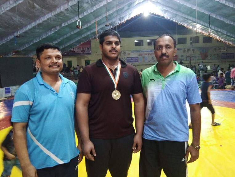 Abhijit Katake won Gold Medal in Under twenty three wrestling competition अंडर ट्वेन्टी थ्री राष्ट्रीय कुस्ती : अभिजीत कटकेला ‘सुवर्ण’