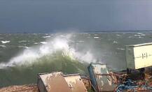 उजनी धरणात समुद्रासारख्या लाटा