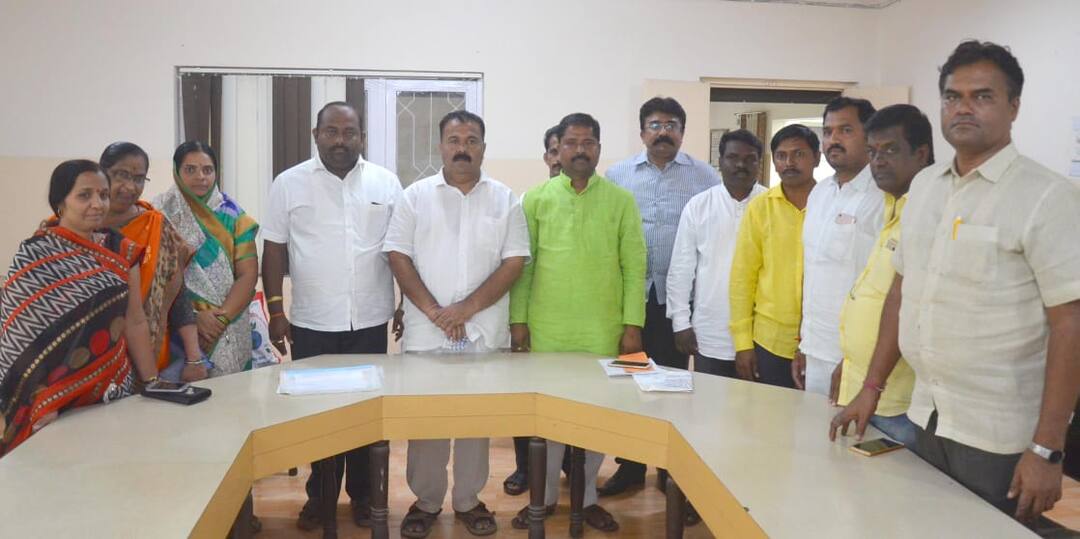 BJP members of ZP demands of resignation of ZP chairman and office bearers सांगली जिल्हा परिषदेत भाजपची अंतर्गत बंडाळी