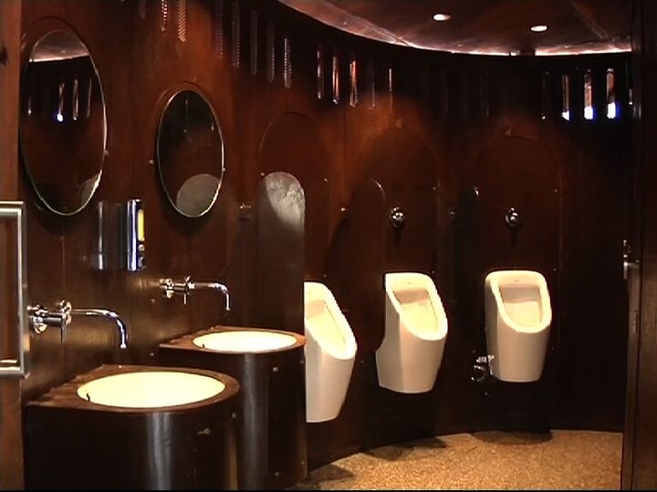 उद्यापासून (2 ऑक्टोबर) हे जागतिक दर्जाचे शौचालय जनतेसाठी खुले होणार आहे.