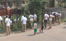 एसआरपीएफ जवानांकडून दत्तक गावाची स्वच्छता