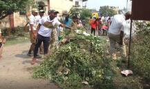 एसआरपीएफ जवानांकडून अंबरनाथमधील गावाची स्वच्छता