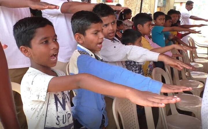  ग्रामस्थ आणि जवानांनी यावेळी स्वच्छतेची शपथही घेतली.