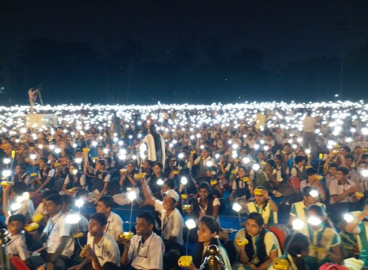Solar Lamp light World record in IIT Mumbai विश्वविक्रम! सोलर लॅम्पच्या प्रकाशाने IIT मुंबई उजळली