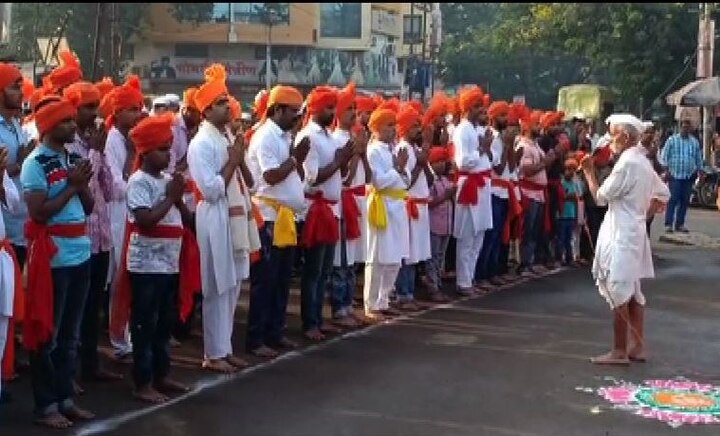 Navratri: shivpratishtan chief Sambhaji Bhide organize durgamata daud in sangli संभाजी भिडेंच्या शिवप्रतिष्ठानची 'दुर्गामाता दौड' सुरु