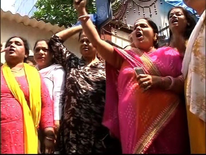 Arrest Nana Patekar, women congress supports Tanushree Dutta in harassment case नाना पाटेकरांना बेड्या ठोका, महिला काँग्रेस तनुश्रीच्या समर्थनात