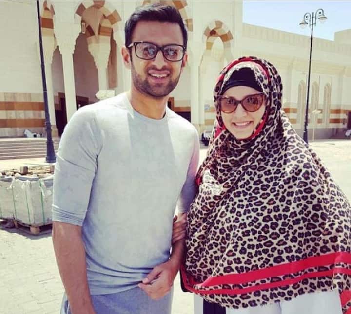 सानिया आणि शोएब यांनी आपल्याला मुलगी हवी असल्याची इच्छा काही महिन्यांपूर्वी व्यक्त केली होती. त्यानंतर तिच्या प्रेग्नन्सीचं वृत्त बाहेर आलं. आता मात्र सानिया मुलगा-मुलगी कोणीही असो, आपल्याला मातृत्वाची आस लागल्याचं सांगते.