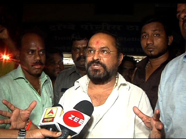 मुंबईत शिवसेना आमदारावर जीवघेणा हल्ला Attack on Shivsena MLA Tukaram Kate in Mumbai Latest Updates मुंबईत शिवसेना आमदारावर जीवघेणा हल्ला