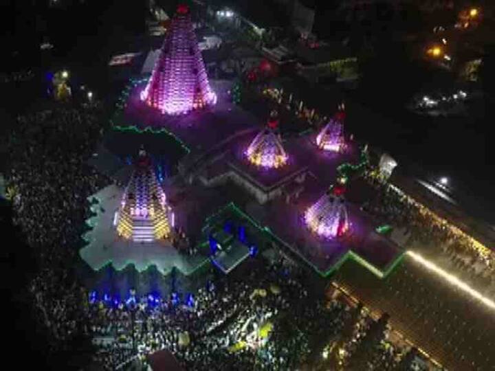 नवरात्रोत्सवात लाखो भाविक अंबाबाईच्या दर्शनासाठी कोल्हापुरात येतात.