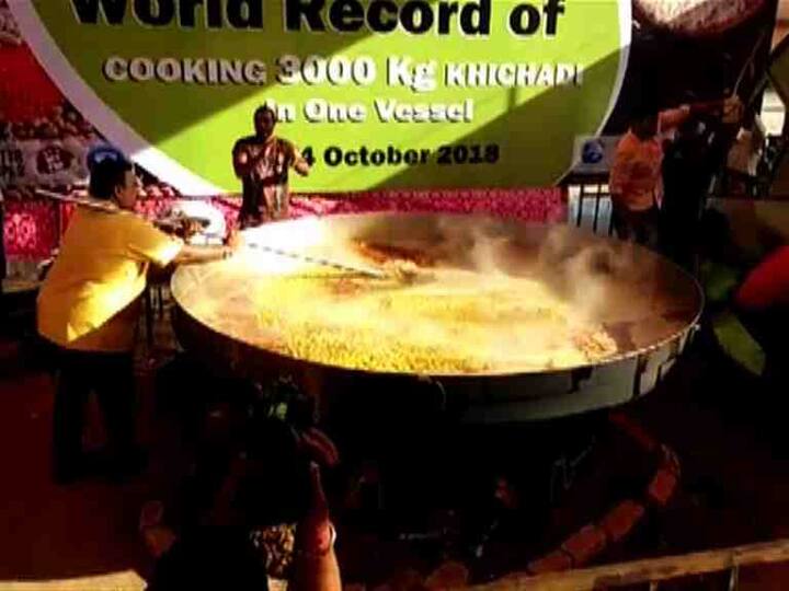 कोल्हापुरातले इंजीनिअर निलेश पै यांच्या मार्गदर्शनाखाली ही खास कढई बनवण्यात आलीय. याआधीही सलग 53 तास स्वयंपाक करण्याचा विश्वविक्रम मनोहर यांच्या नावावर आहे
