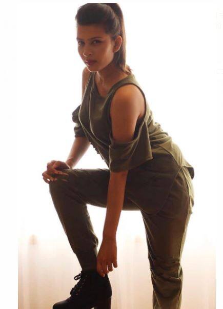 यानंतर आरोपी मुझाम्मीलने मानसीचा मृतदेह बॅगेत भरला आणि रिक्षा करुन या मृतदेहासहीत ही बॅग मालाडमधील एका रोडवर सोडून दिली. (फोटो : इंस्टाग्राम)