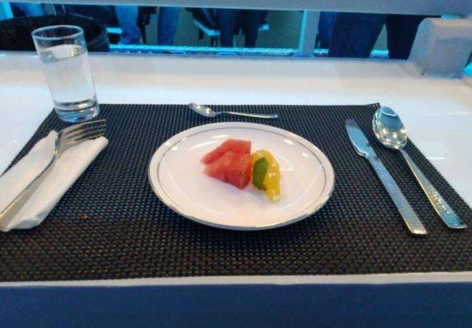 जमिनीपासून 160 फूट उंचीवर हे रेस्टॉरंट असून, तिथेच अन्नपदार्थ सर्व्ह केले जाते.