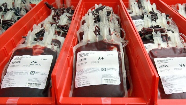 Blood shortage in mumbai, appeal to mumbaikar donate blood मुंबईत पुढील पाच ते सहा दिवस पुरेल इतकाच रक्तसाठा उपलब्ध
