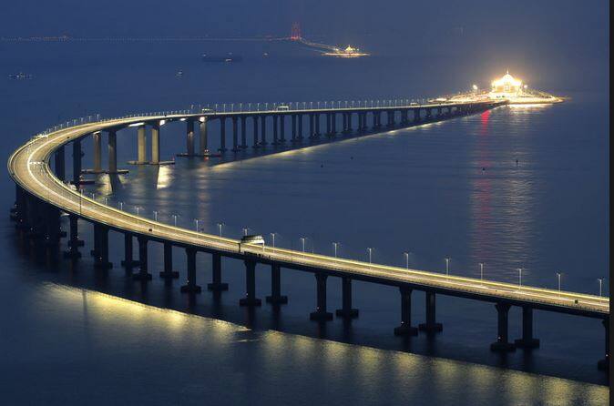 हाँगकाँग-मकाऊला जोडणारा जगातील सर्वात लांब सागरी पूल Chinese President Xi Jinping opens world's longest sea-crossing bridge joining Hong Kong and Macau हाँगकाँग-मकाऊला जोडणारा जगातील सर्वात लांब सागरी पूल