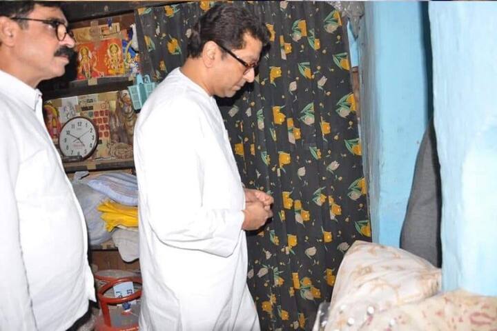 शेतकऱ्यांसोबत चर्चा झाल्यानंतर राज ठाकरे बुलडाण्यासाठी रवाना झाले. बुलडाण्यात ते कार्यकर्त्यांशी संवाद साधणार आहेत.