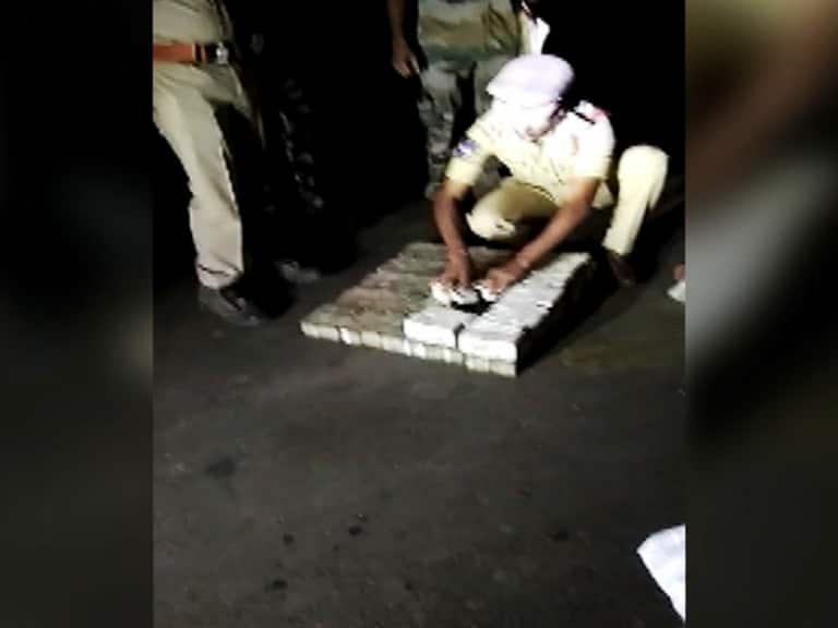 IT raids at Maskasath after Rs.10 crore found in Telanagana तेलंगणात सापडलेल्या 10 कोटींचं नागपूर कनेक्शन, आयकर विभागाचे छापे