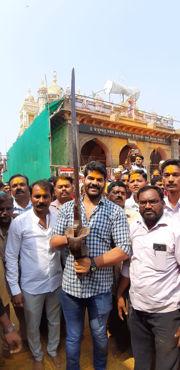 यावेळी राणा अर्थात हार्दिक जोशीला पाहण्यासाठी लोकांनी तुफान गर्दी केली होती.(फोटो सौजन्य : मनोज शिंदे)