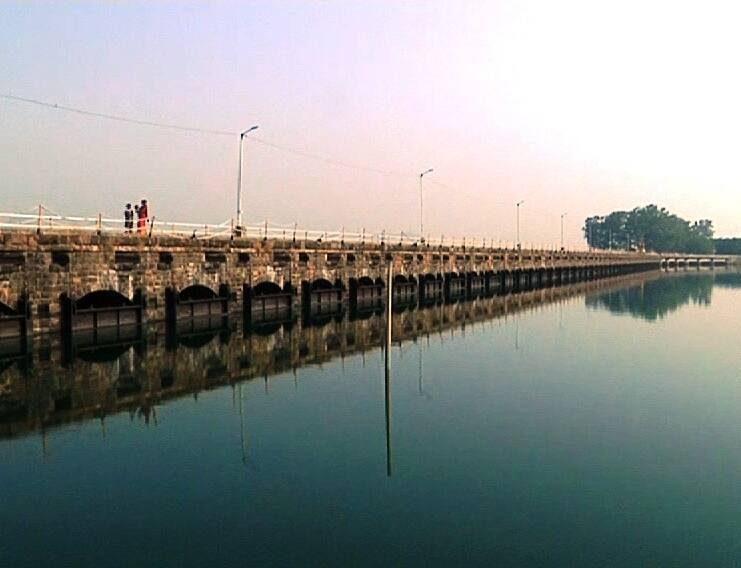 जायकवाडीत पाणी सोडण्याची तयारी सुरु, पोलीस बंदोबस्तात पाणी सोडणार Water to be released for Jayakwadi dam preparations being on administration level जायकवाडीत पाणी सोडण्याची तयारी सुरु, पोलीस बंदोबस्तात पाणी सोडणार