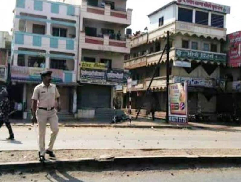 Pune Rural Polices two different affidavit in Koregaon Bhima Case कोरेगाव भीमा प्रकरण : पुणे पोलिसांची दोन प्रतिज्ञापत्रे, दोन्हींमध्ये तफावत