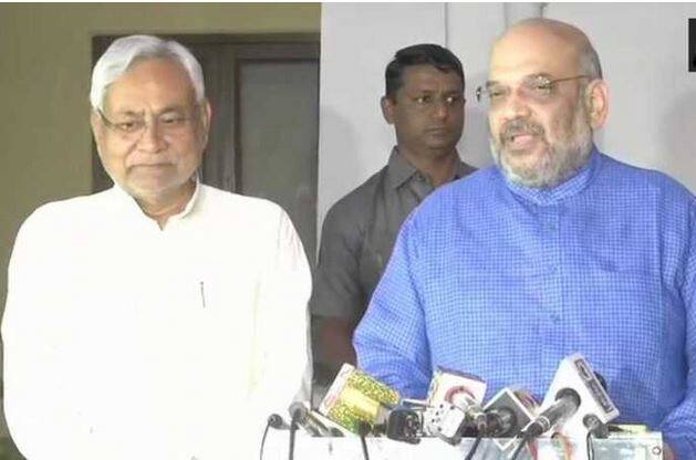 लोकसभा निवडणुकांसाठी भाजप-जदयूचं फिफ्टी-फिफ्टी Nitish Kumar And Amit Shah announce 50-50 seat sharing for BJP and JDU in Bihar Loksabha Election 2019 लोकसभा निवडणुकांसाठी भाजप-जदयूचं फिफ्टी-फिफ्टी