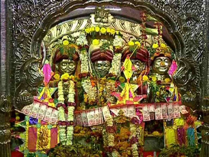 कोल्हापुरात बिरदेवाच्या नावानं चांगभलंचा जयघोष करत पट्टणकोडोली येथील विठ्ठल बिरदेवाच्या यात्रेला सुरुवात झाली आहे. 