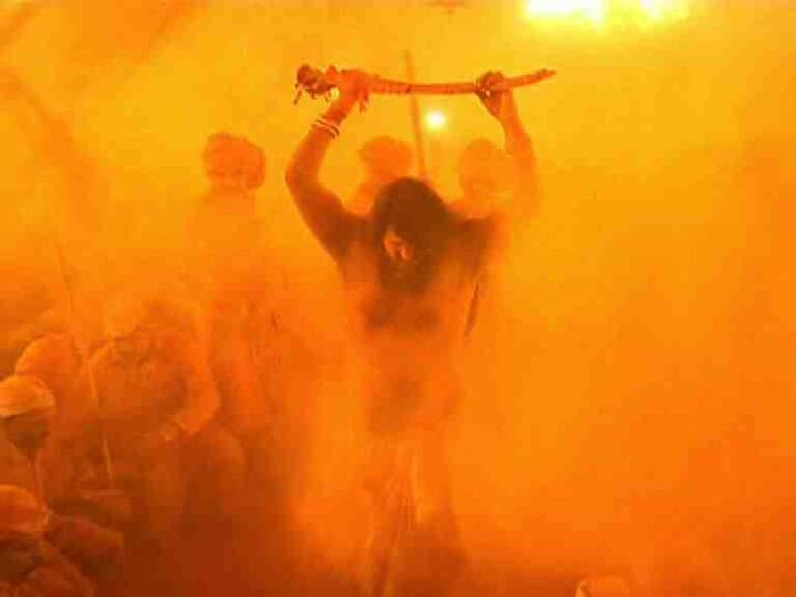  या यात्रेचे वैशिष्ट्य म्हणजे देवस्थानचे फरांदे बाबा वर्षभरासाठी जे भाकित करतात त्याप्रमाणे नैसर्गिक, सामाजिक आणि राजकीय घडामोडी घडतात, अशी भाविकांची श्रद्धा आहे. 