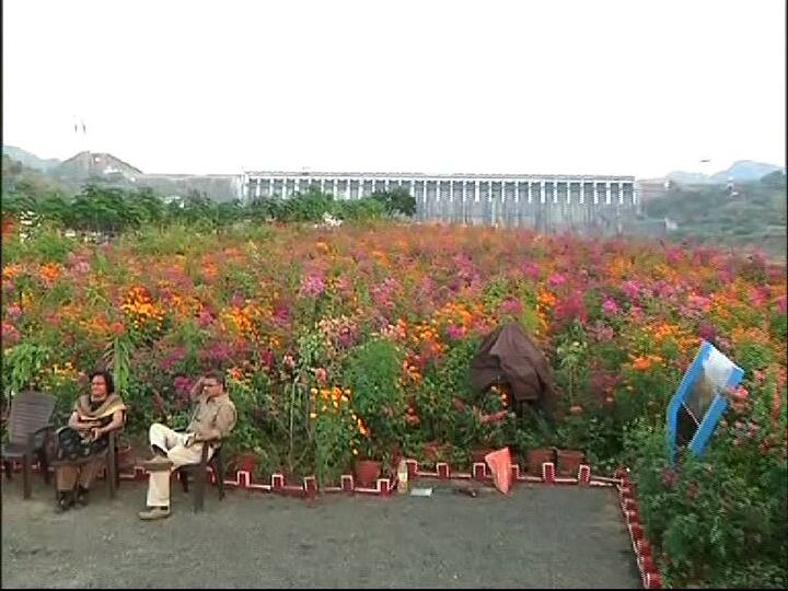 वेगवेगळ्या बाजूंनी फोटो सेशन करता यावे यासाठी फोटो पॉईंट, सेल्फी पॉईंट बनविण्यात आले आहेत. 